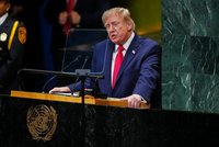 Trump v OSN: Vyženu Írán do pekla bez šance na přežití. A chválil NATO a Melanii