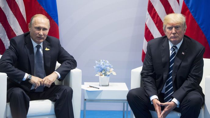 Americký prezident Donald Trump s ruským prezidentem Vladimirem Putinem