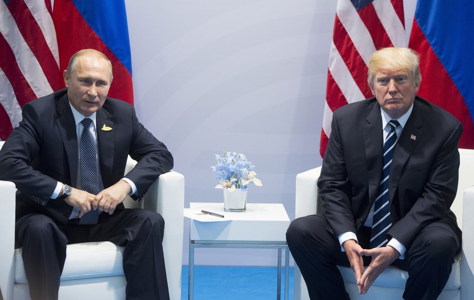 Prezidenti Trump a Putin se setkali už loni na summitu G20 v Německu