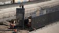 Výstavba Trumpovy zdi na hranicích USA s Mexikem (18.2 2019)