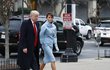 Donald Trump a první dáma Melania ve světle modrém. Donald Trump a první dáma Melania ve světle modrém.