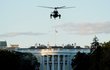 Vrtulník s Donaldem Trumpem odlétá do vojenské nemocnice
