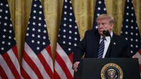 Americký prezident Donald Trump na tiskové konferenci ke koronaviru v Bílém domě (1. 5. 2020)