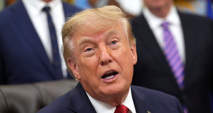 Donald Trump v Oválné pracovně (18. 9. 2026).