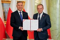 Zvrat v Polsku završen: Donald Tusk slaví, jeho vláda získala důvěru! U Dudy složil přísahu