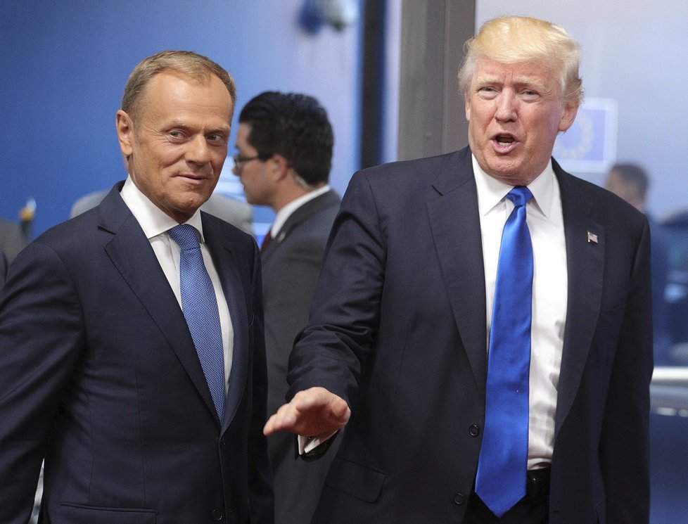 Donald Trump navštívil v Bruselu Donalda Tuska. Společnou řeč v otázkách Ruska však spolu nenašli.