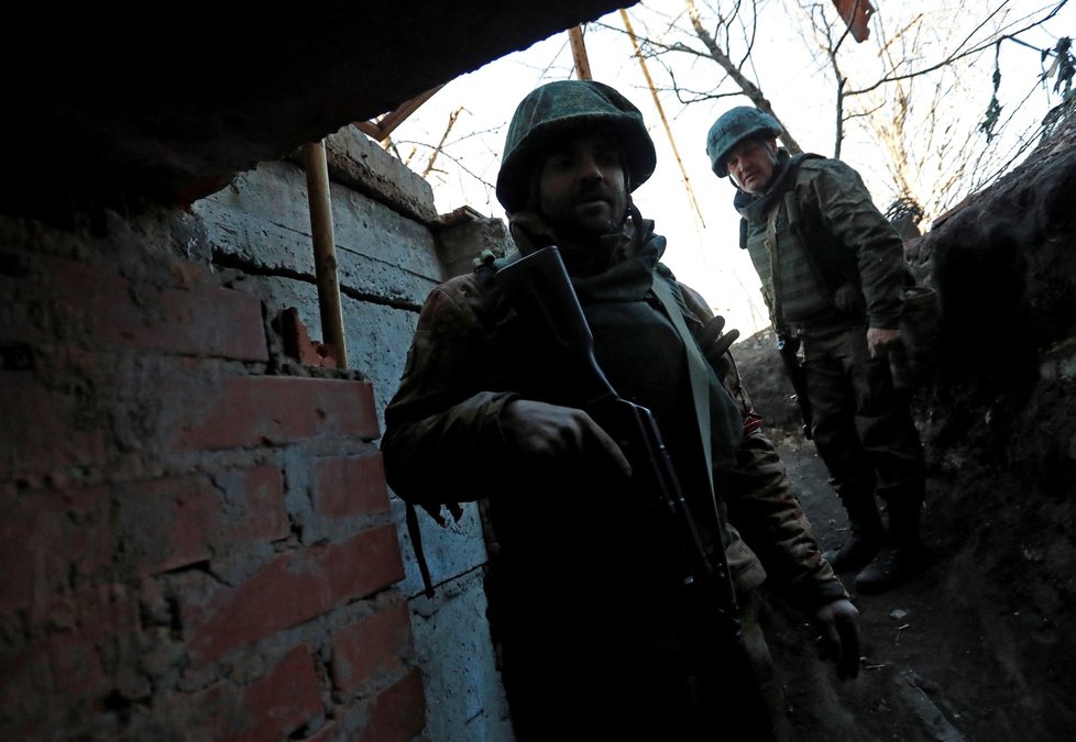 Separatistický voják v Marince, Doněcká oblast, 22. března.