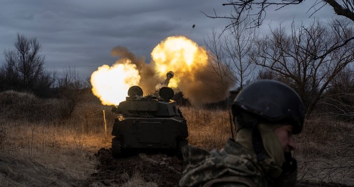 ONLINE: Rusové postoupili u Bachmutu, přiznala ukrajinská armáda. Vyhráno ale nemají