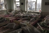 Děti pod palbou raket: Separatisté na Ukrajině prý rozstříleli školku
