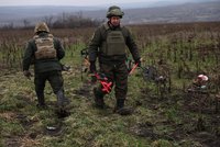 Do smrtícího bludiště ženou nebožáky: Rusové posílají Ukrajince do minových polí!
