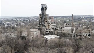 Úpadek dolů v Donbasu ještě urychlila válka. Prohlédněte si obrazy jejich zkázy