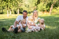 Máma tří malých holčiček Bětka (33) bojuje s rakovinou ve 4. stádiu: Nemoc prozradila boule na břiše