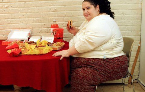 Donna se prožírá k rekordu: 50 kg jídla k večeři