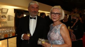 Miroslav Donutil s manželkou