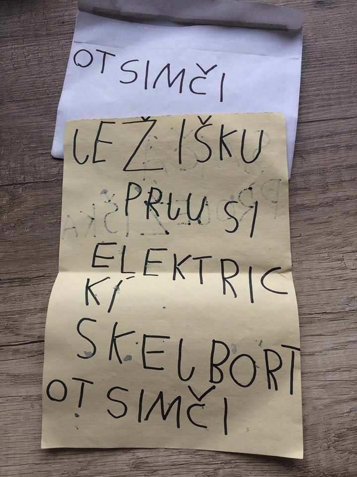 Simončin dopis Ježíškovi ulétl.