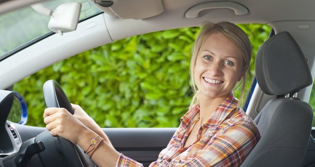 Dodnes nevím, co mě tenkrát uchvátilo více – jestli to auto, nebo jeho prodejce.