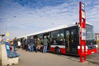 Na Kačerově a v Ďáblicích autobusům přemístili zastávky. Provoz to má zlepšit