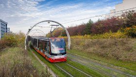 Na Barrandově se hloubí jáma, pomůže při údržbě tramvají během rekonstrukce.