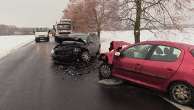 Ranní námraza způsobila v Česku několik nehod (ilustrační).