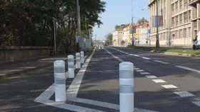 Dopravní řešení na nábřeží Kapitána Jaroše u Hlávkova mostu se mění, úpravy mají zlepšit celkovou situaci v této lokalitě.