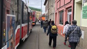 Kolaps MHD v Brně: V ranní špičce mají auta do Táborské ulice zákaz vjezdu