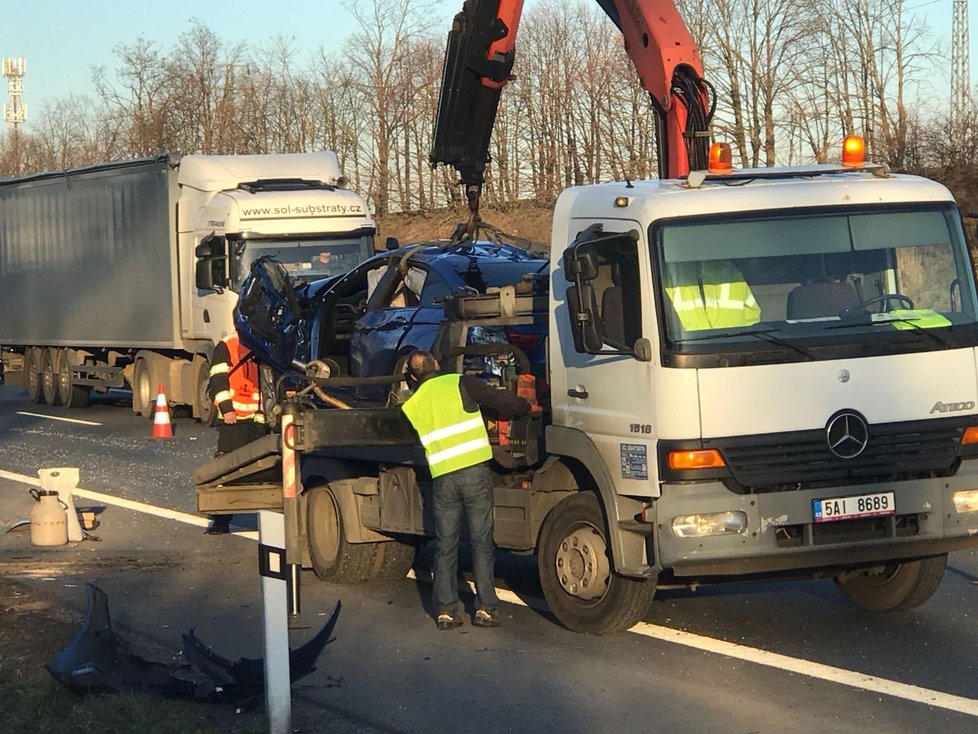 Smrtelná nehoda na dálnici D11