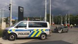 Tři dospělí a tři děti v nemocnicích: V Ostravě na kruháči se srazila dvě auta