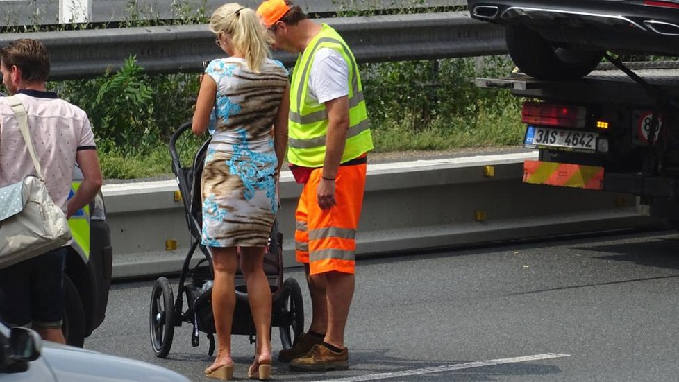 Dopravní nehoda na dálnici D1, které se účastnila i herečka Kateřina Brožová.