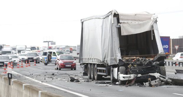 Dopravní nehoda uzavřela dálnici D1 ve směru na Ostravu. (Ilustrační foto)