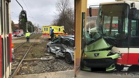 V Praze se v pátek odpoledne stalo několik dopravních nehod.