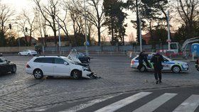 Dopravní nehoda na křižovatce ulic U Brusnice a Milady Horákové.