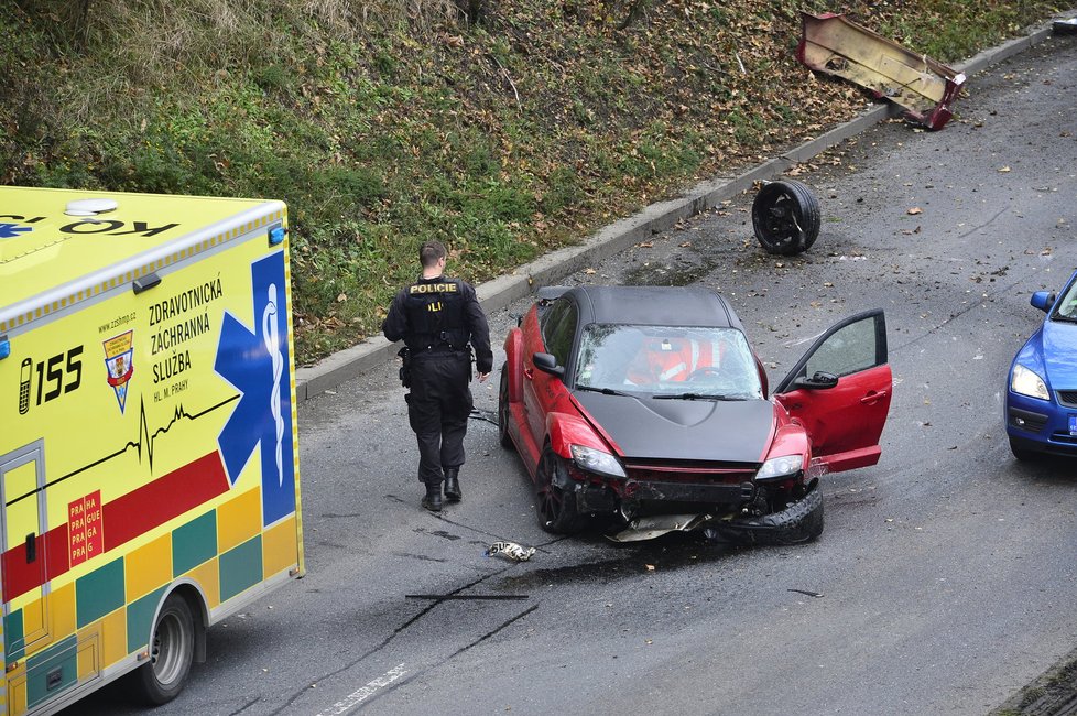 V Průmyslové ulici se stala ošklivě vypadající dopravní nehoda.