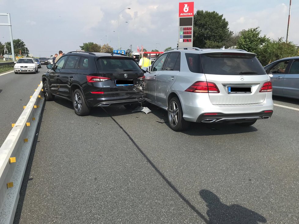 Dopravní nehoda na dálnici D1, které se účastnila i herečka Kateřina Brožová.