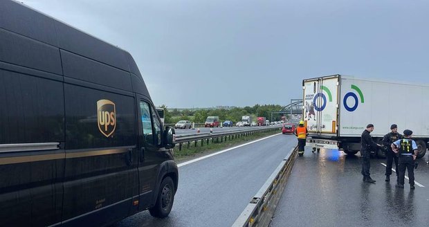 Nehoda kamionu na Pražském okruhu (24. května 2022)