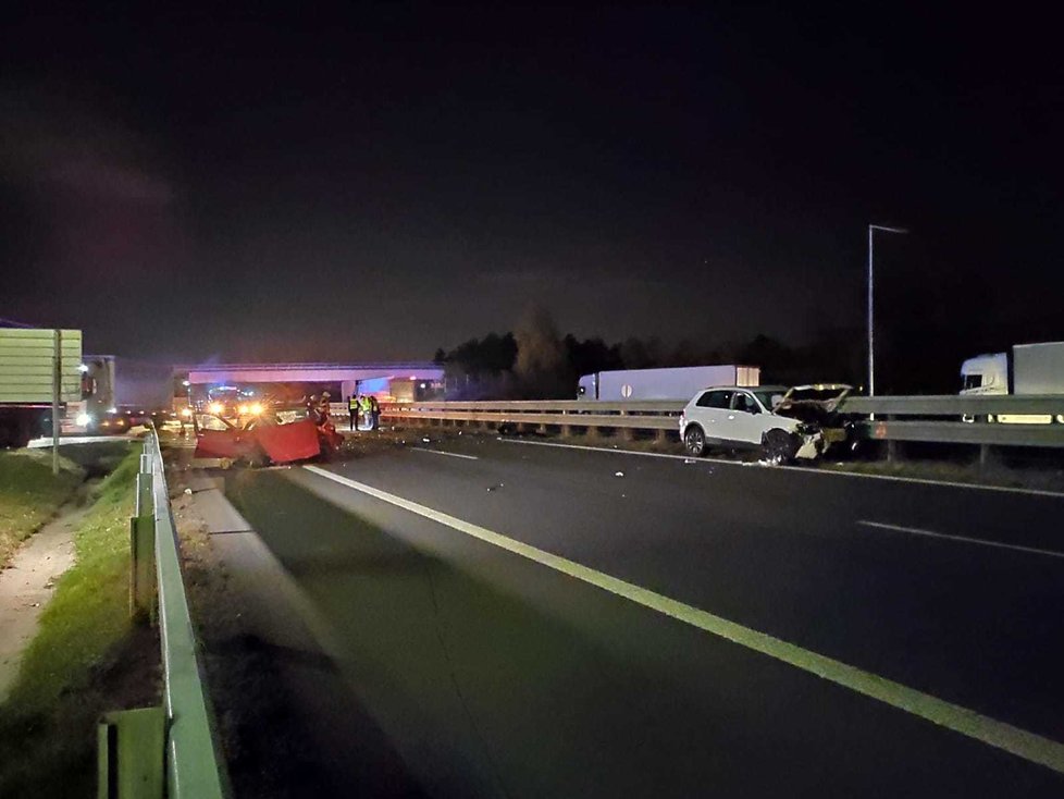 Druhá vážná nehoda se stala na dálnici D8 u Panenských Břežan.