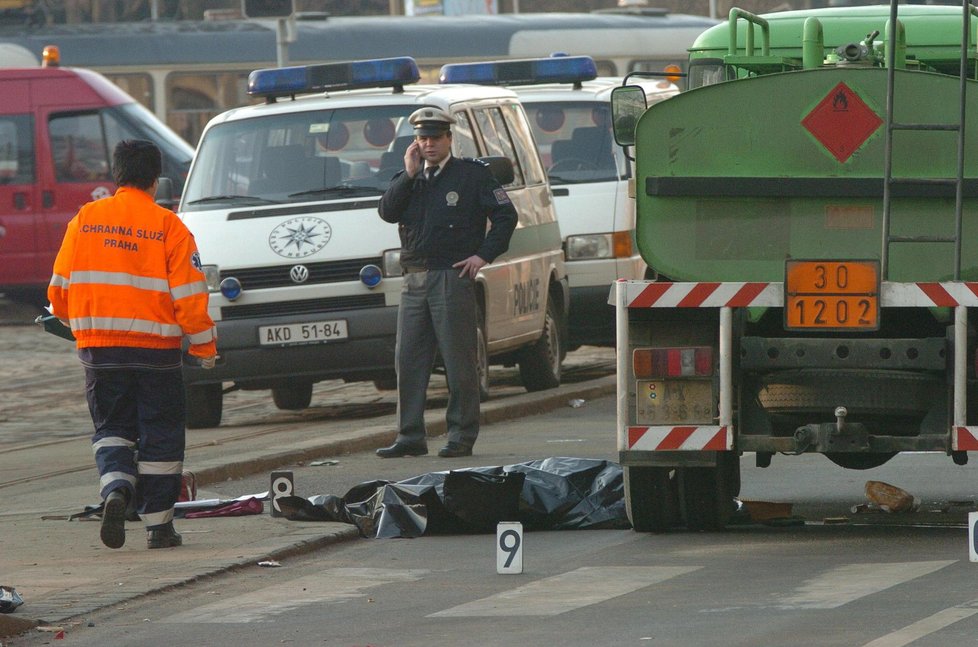 Neštěstí na Karlově náměstí roku 2005 zapříčinilo smrt dvou lidí.