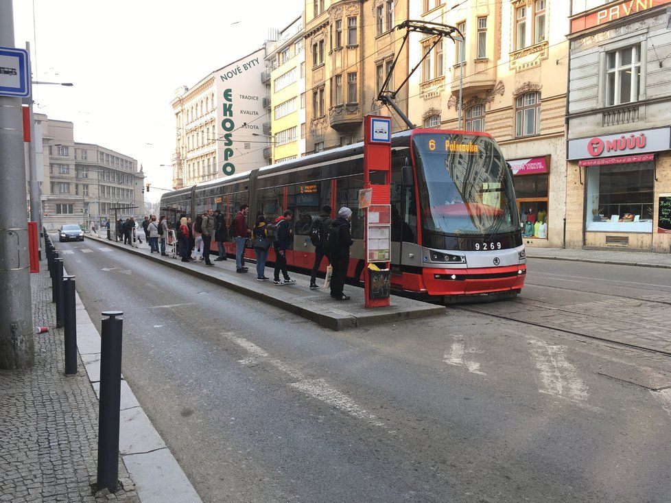 Magistrát hlavního města hodlá v centru Prahy zřídit nové obratiště, které by tramvaje využívaly při mimořádných situacích. (ilustrační foto)