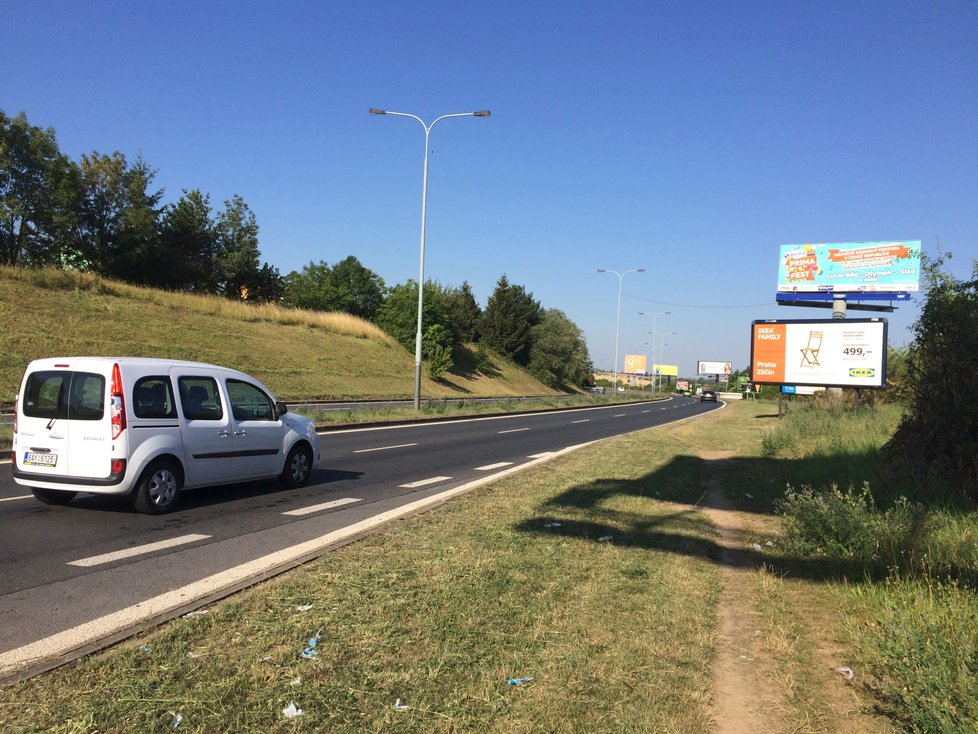 V ulici K Barrandovu odstartovala dlouhodobá rekonstrukce vozovky, oproti původním plánům se začalo směrem do centra.