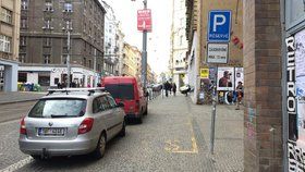 Praha 7 má dlouhodobě problémy s parkováním.