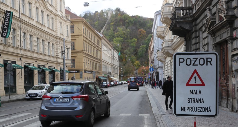 Takto vypadala uzavírka od Újezda