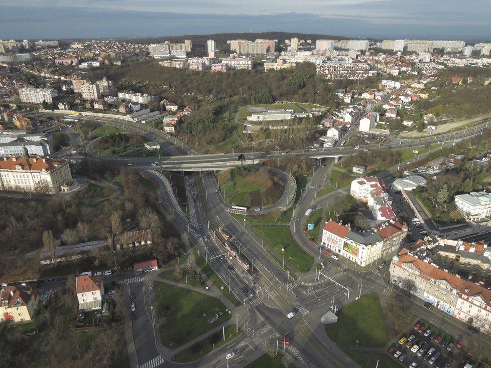 Praha 8 prosazuje zahloubení ulice V Holešovičkách a návrat tramvajové trati