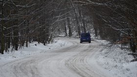 Dopravu v Česku trápí sníh (8. 1. 2019)