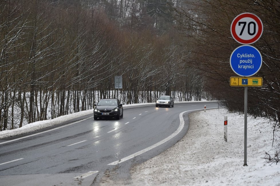 Dopravu v Česku trápí sníh (8. 1. 2019)