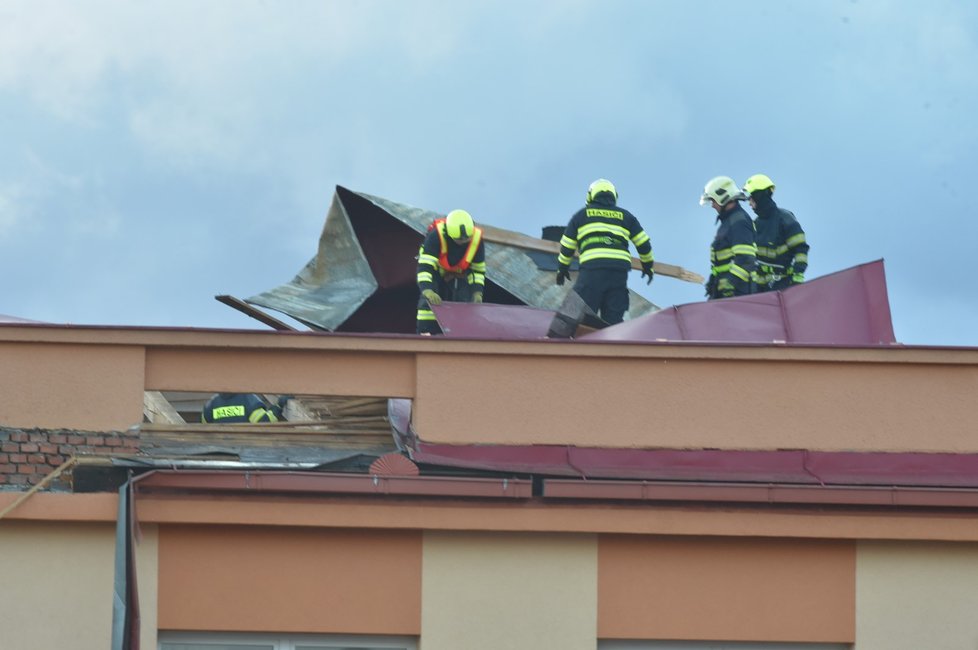 V Česku řádil vichr, zkomplikoval dopravu (11. 3.)