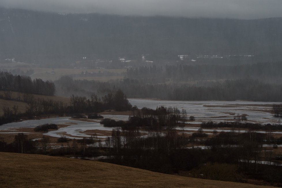 V Česku řádil vichr, zkomplikoval dopravu (11. 3.)