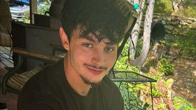 Zesnulý otec Daniel Waterman