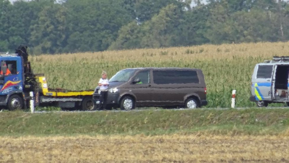 Při tragické nehodě na Kutnohorsku zemřeli tři lidé a několik dalších se zranilo.