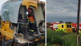 Hrůzná nehoda na Kroměřížsku: 10 zraněných po srážce vlaku s náklaďákem!