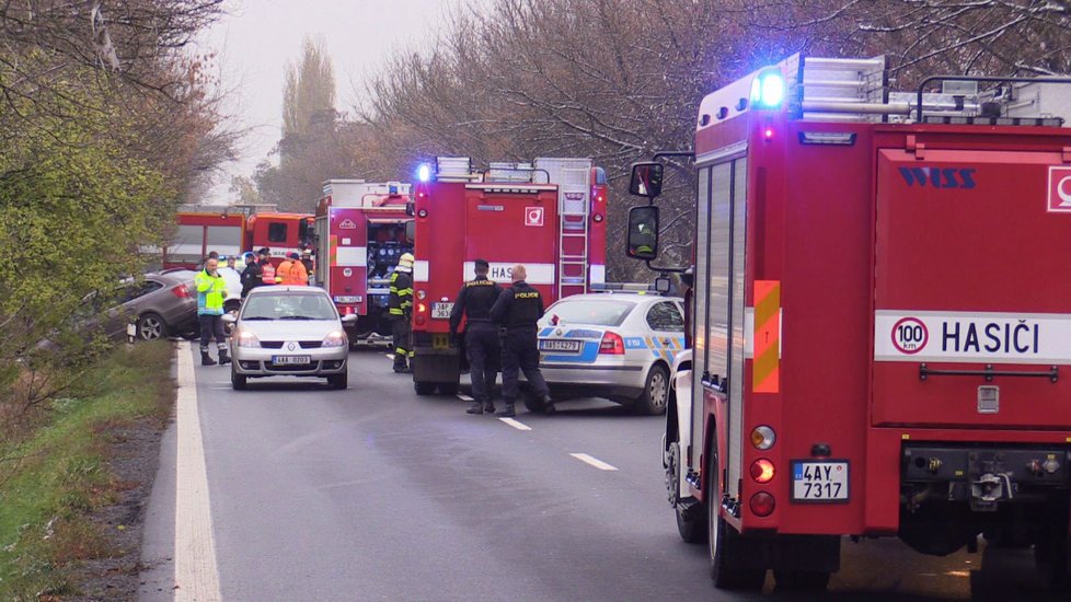 U autobusové zastávky Sychrov v ulici Náchodská došlo k tragické dopravní nehodě.