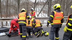 Na Karvinsku se srazila osobní auta. Jeden člověk zemřel. (21.1.2022)